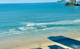 Apartamento Frente ao Mar na Praia das Pitangueiras - Ar Condicionado - 8 Pessoas